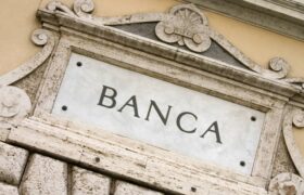 Salvini invita le banche a dare un “contributo” con i profitti