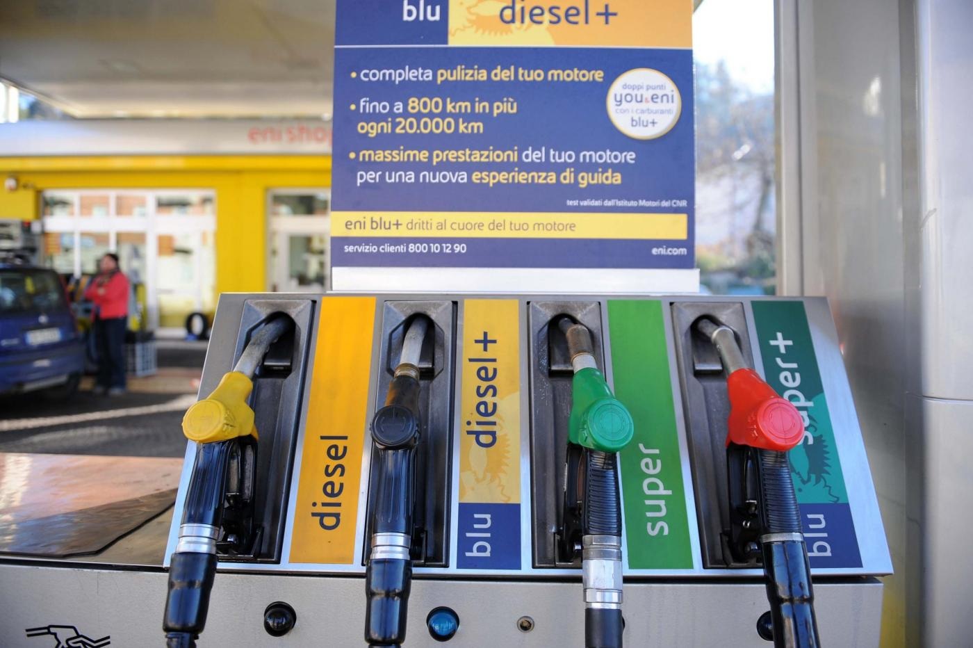 Finance police track fuel price hikes in Italy.