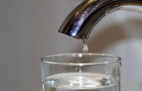I ristoranti italiani non hanno l’obbligo legale di servire l’acqua del rubinetto