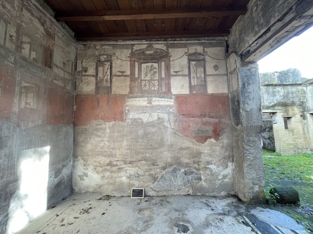 Affresco prima del restauro. Credito immagine: Parco Archeologico di Ercolano